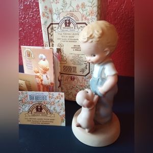 Memories of yesterday. I'll never leave your side. Figurine